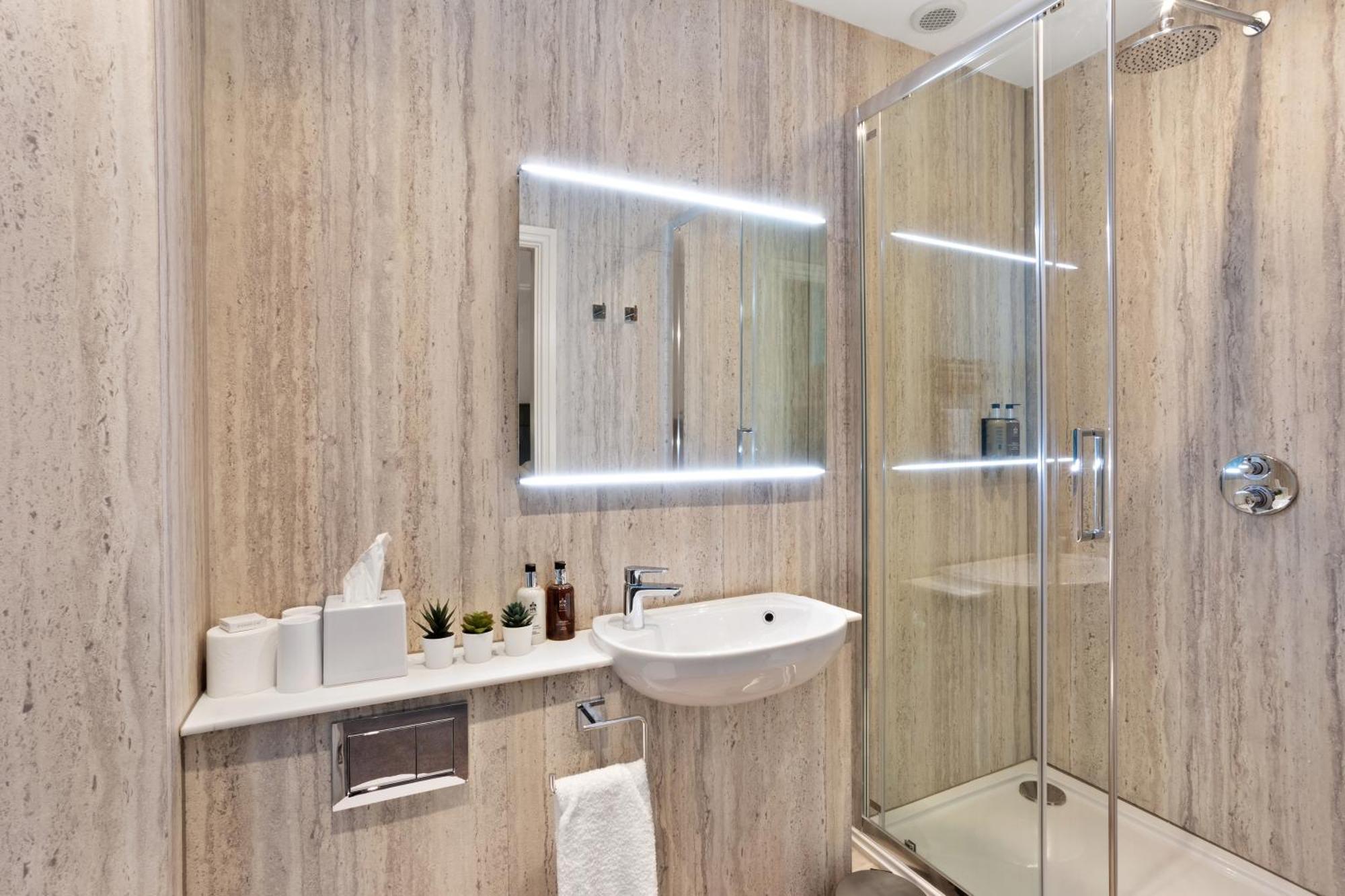 Fountains Guest House - Harrogate Stays Экстерьер фото